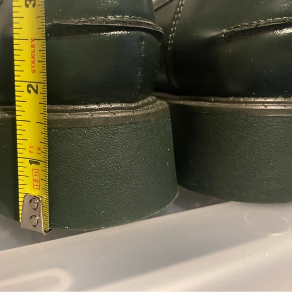 Brand new discreet platform loafers. Very dark green, size 8.5 - Picture 4 of 4